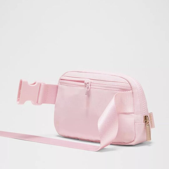 Lululemon Everywhere Belt Bag 1L Blissful Pink - Picture 2 of 5